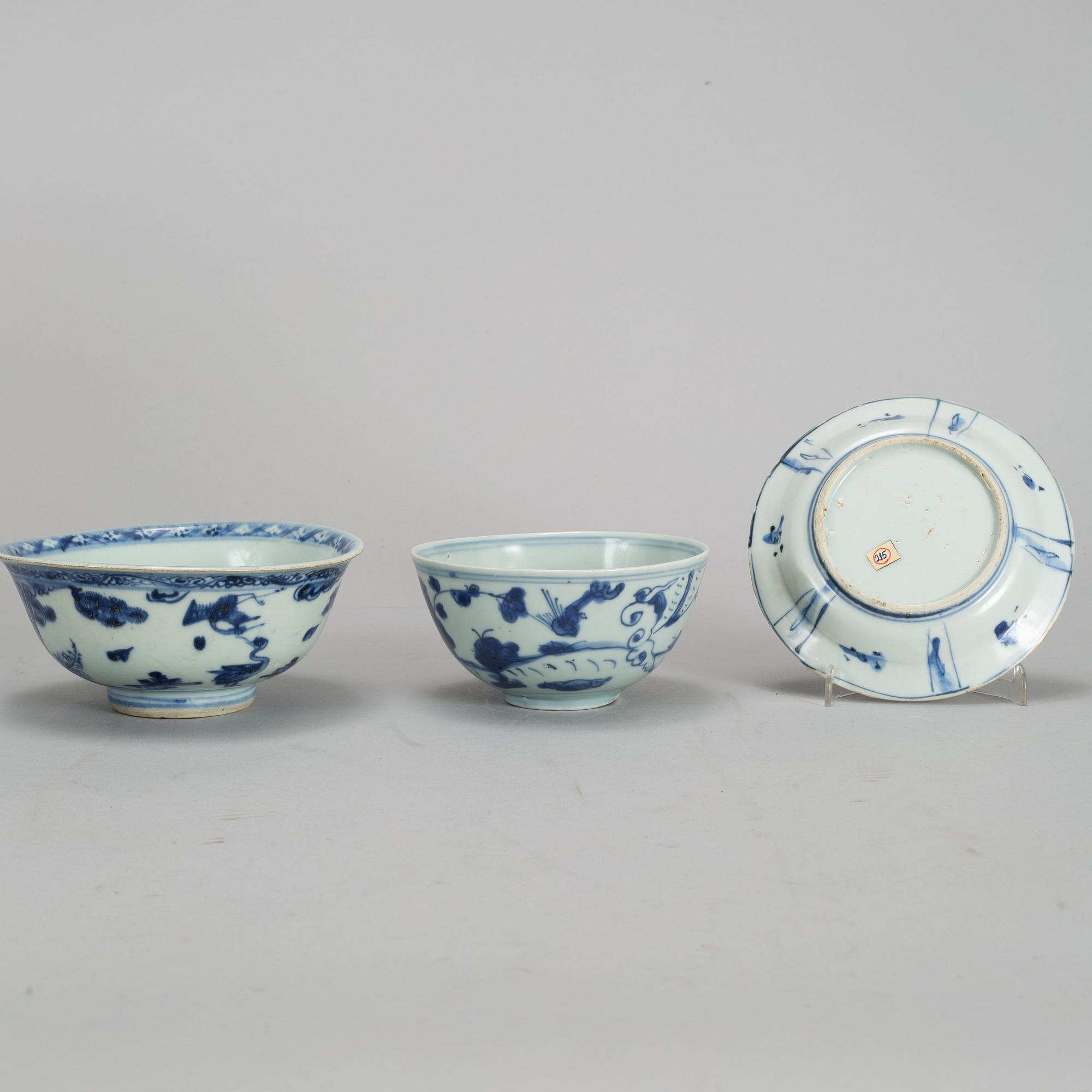 A set of three blue and white bowls, Ming dynasty (1368-1644).