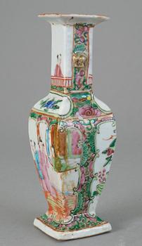 FAT, 2 st, samt VAS, sk kantonporslin, Kina, 1800-1900-tal.