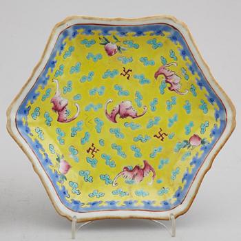 Two famille rose tazzas, late Qing dynasty, circa 1900.