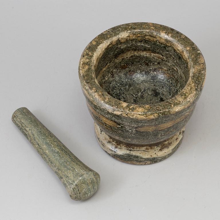 A marble mortar, 19th century.