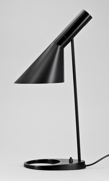 BORDSLAMPA, "AJ", Arne Jacobsen för Louis Poulsen.