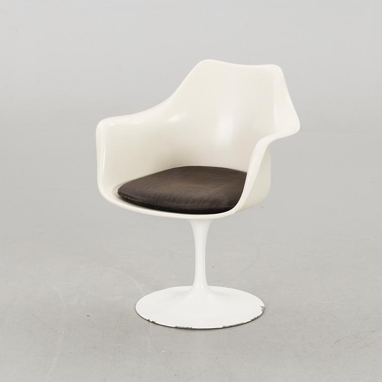 EERO SAARINEN, karmstol "Tulip" modellnummer 150.