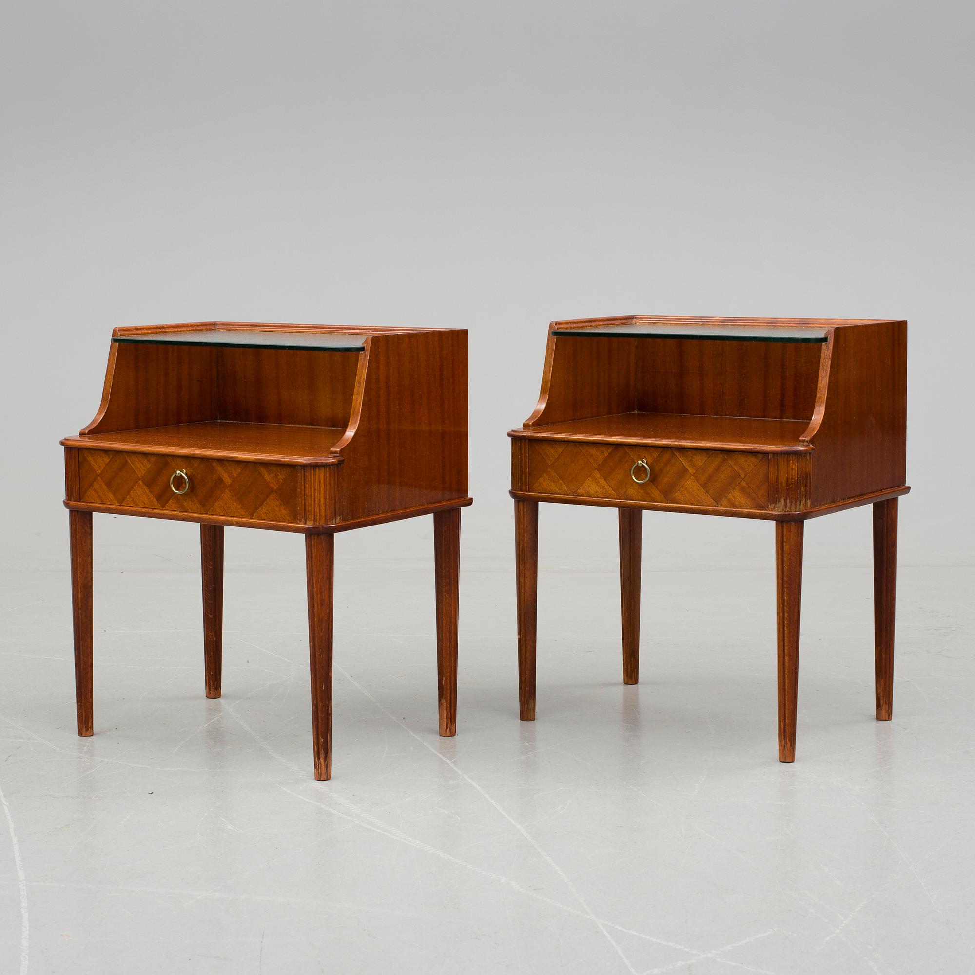 SÄNGBORD, ett par. 1950-tal.