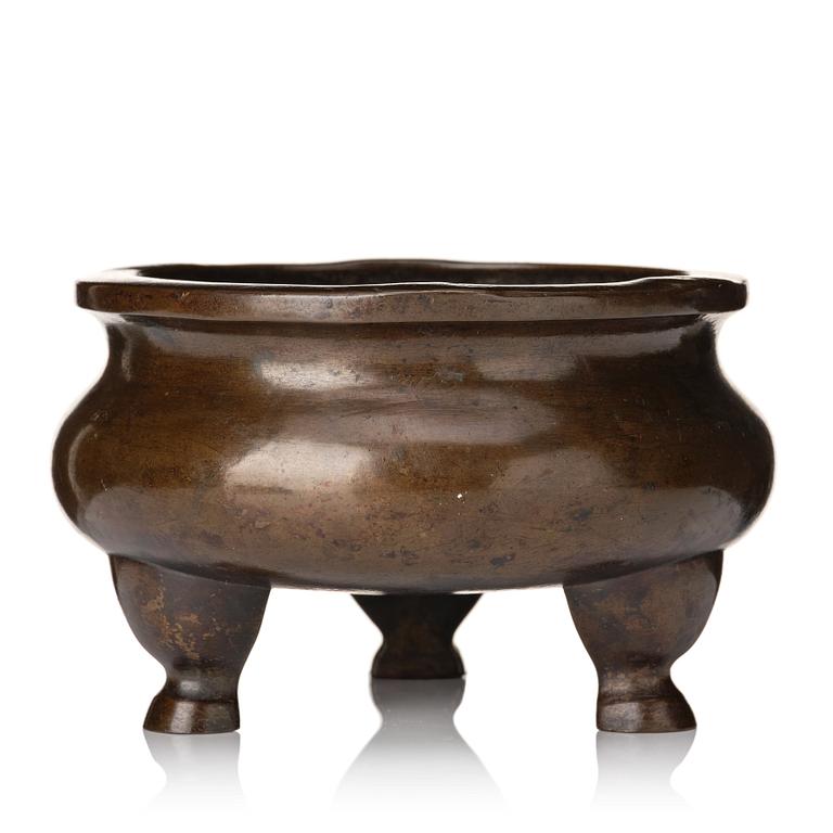 A tripod bronze censer, late Ming dynasty/early Qing dynasty.