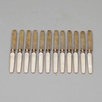 DESSERTKNIVAR, 12 st, silver. Frankrike, omkring 1900.
