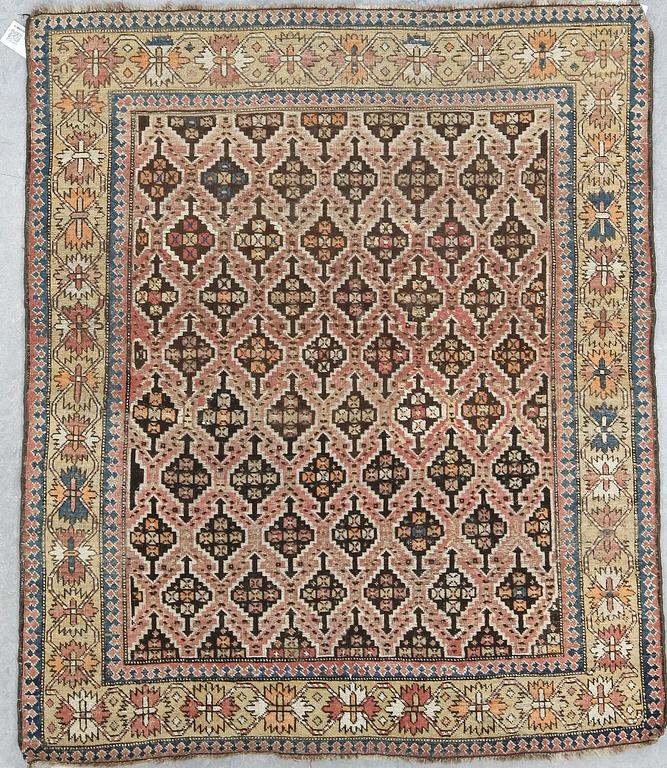 MATTA, Semiantik/old, sannolikt Shirvan, ca 133x113 cm.