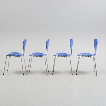 ARNE JACOBSEN, a set of four chairs, "Seven", Fritz Hansen, 2000.