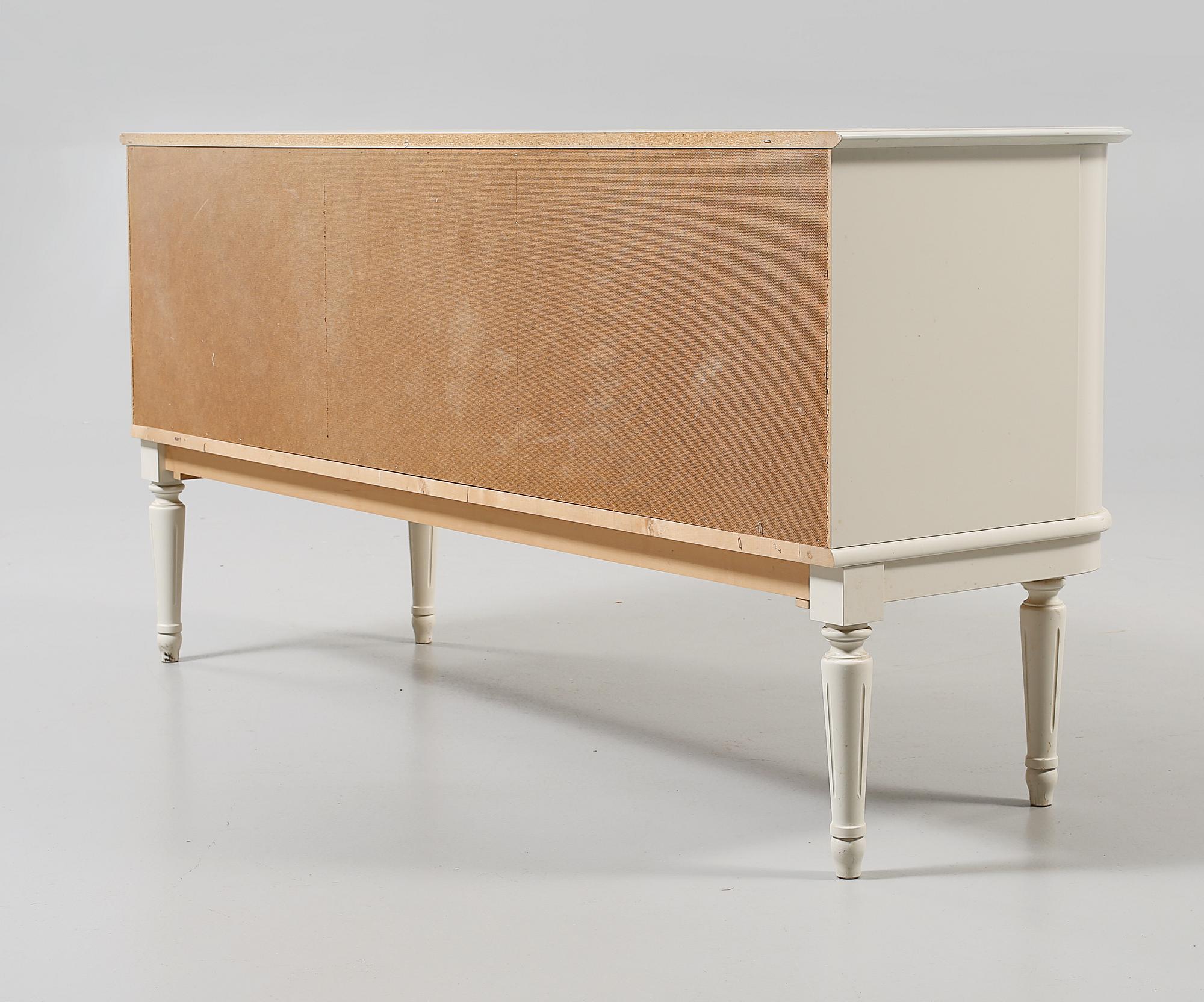 SIDEBOARD, gustaviansk stil, 1900-talets andra hälft.