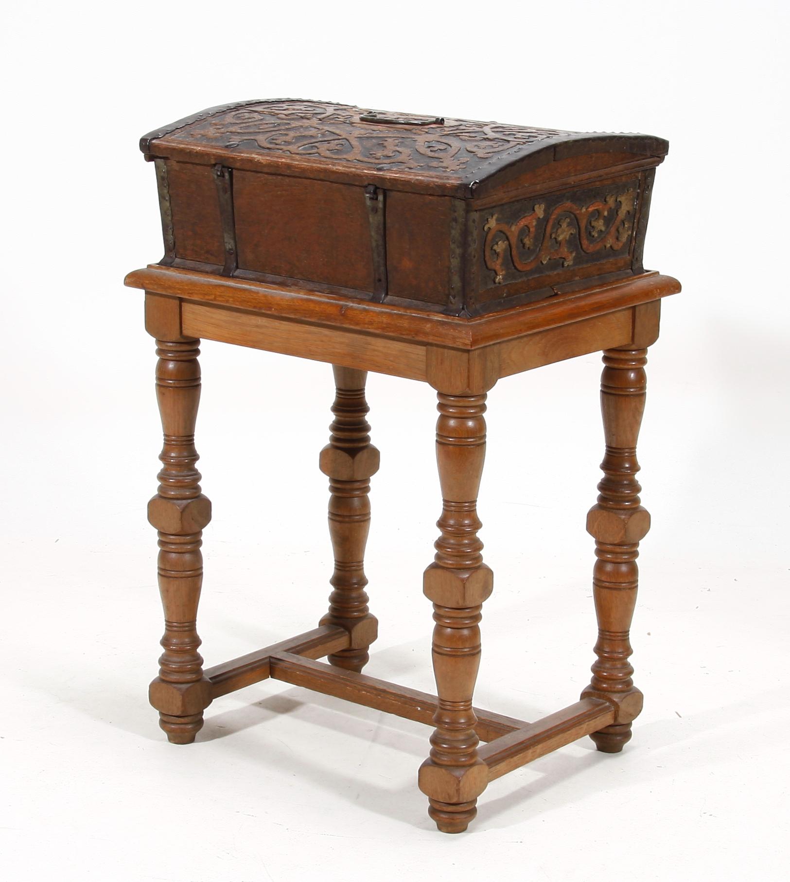 SKRIN MED BENSTÄLLNING, barock, dat 1751.