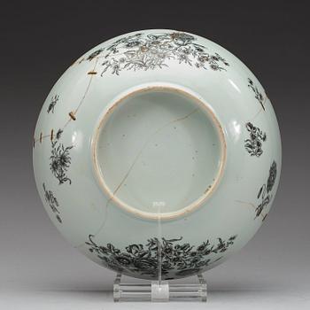 BÅLSKÅL med FAT, kompaniporslin. Qingdynastin, Qianlong, daterad 1762.