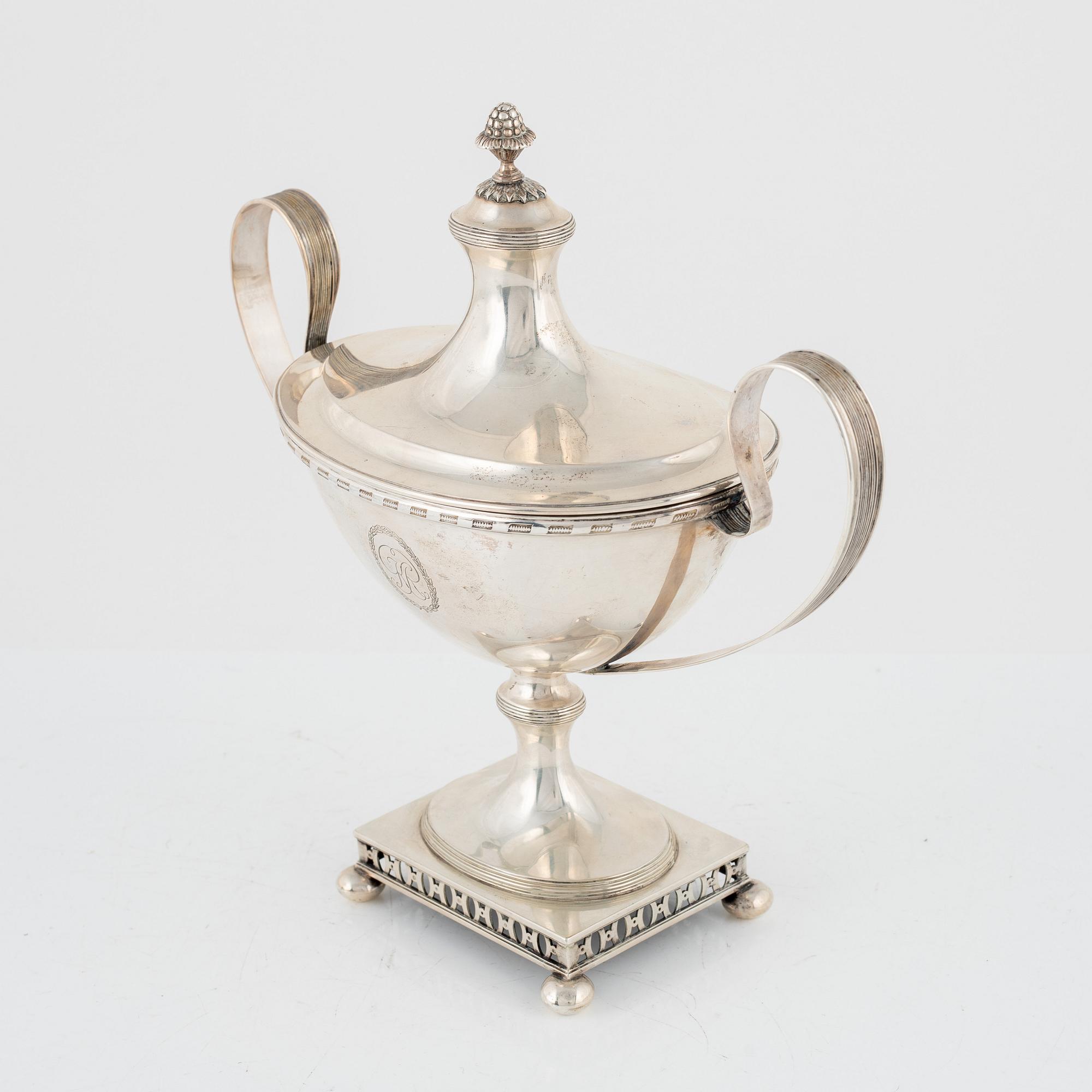 A Swedish Silver Bowl, mark of CG Hallberg, Stockholm 1907.