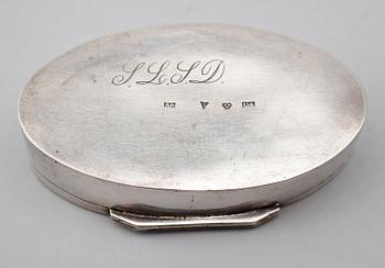 DOSA, silver, August Wilhelm Ahnström, Växjö 1850. Vikt ca 64 gram.