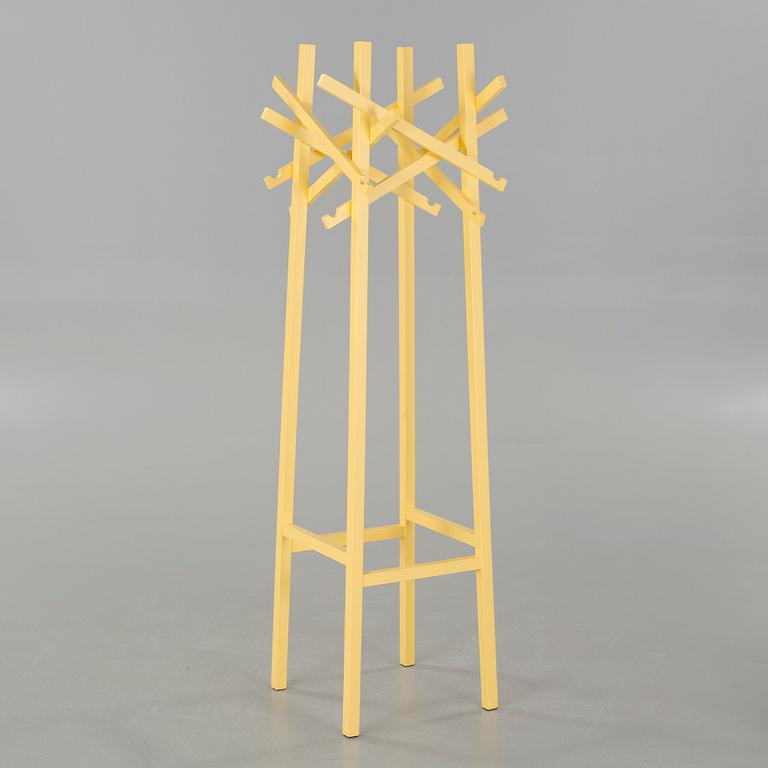 GABRIELLA GUSTAFSON & MATTIAS STÅHLBOM, klädhängare, "Nest", Karl Andersson & Söner, 2000-tal.