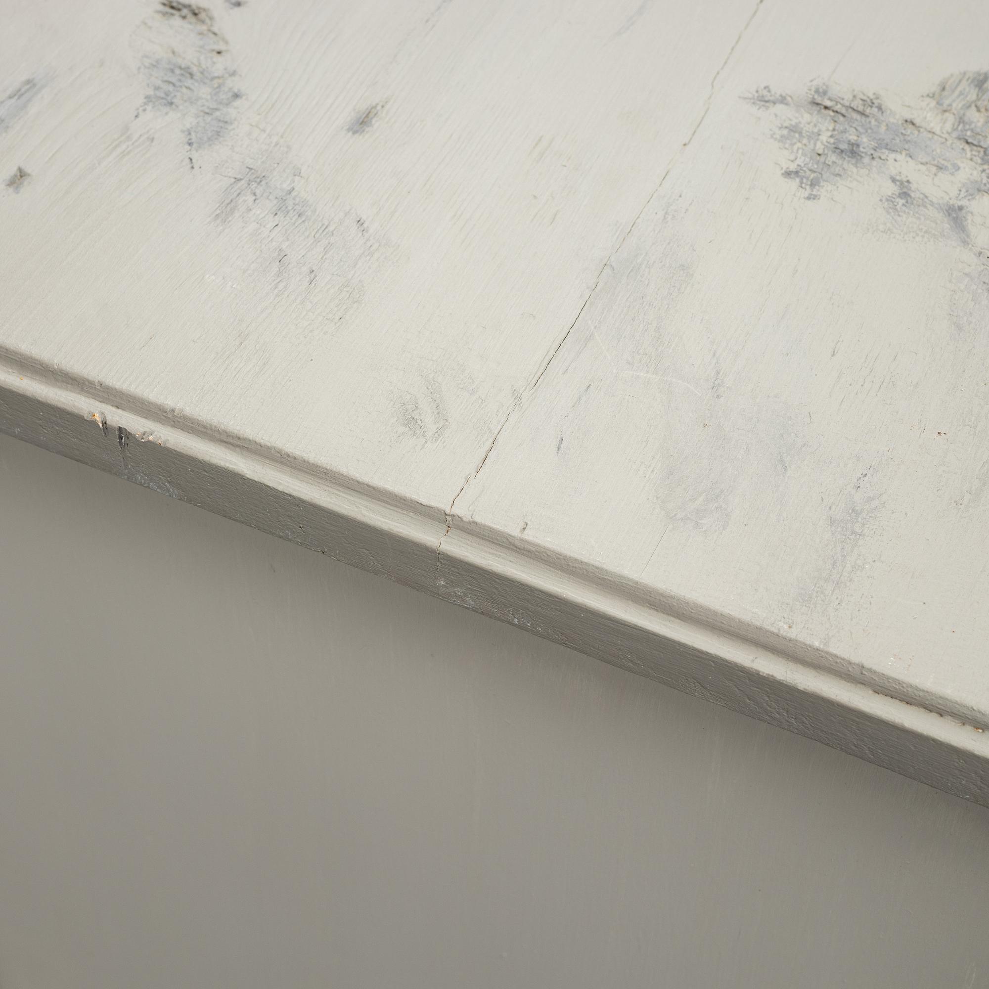 A painted Swedish late Gustavian-style chest of drawers, 19th century.