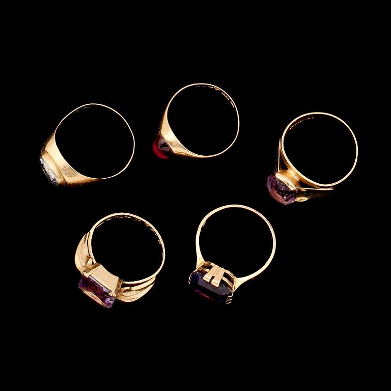 RINGAR, 5 st, 18K guld och olika stenar bl a ametist. Total vikt ca 13 g.