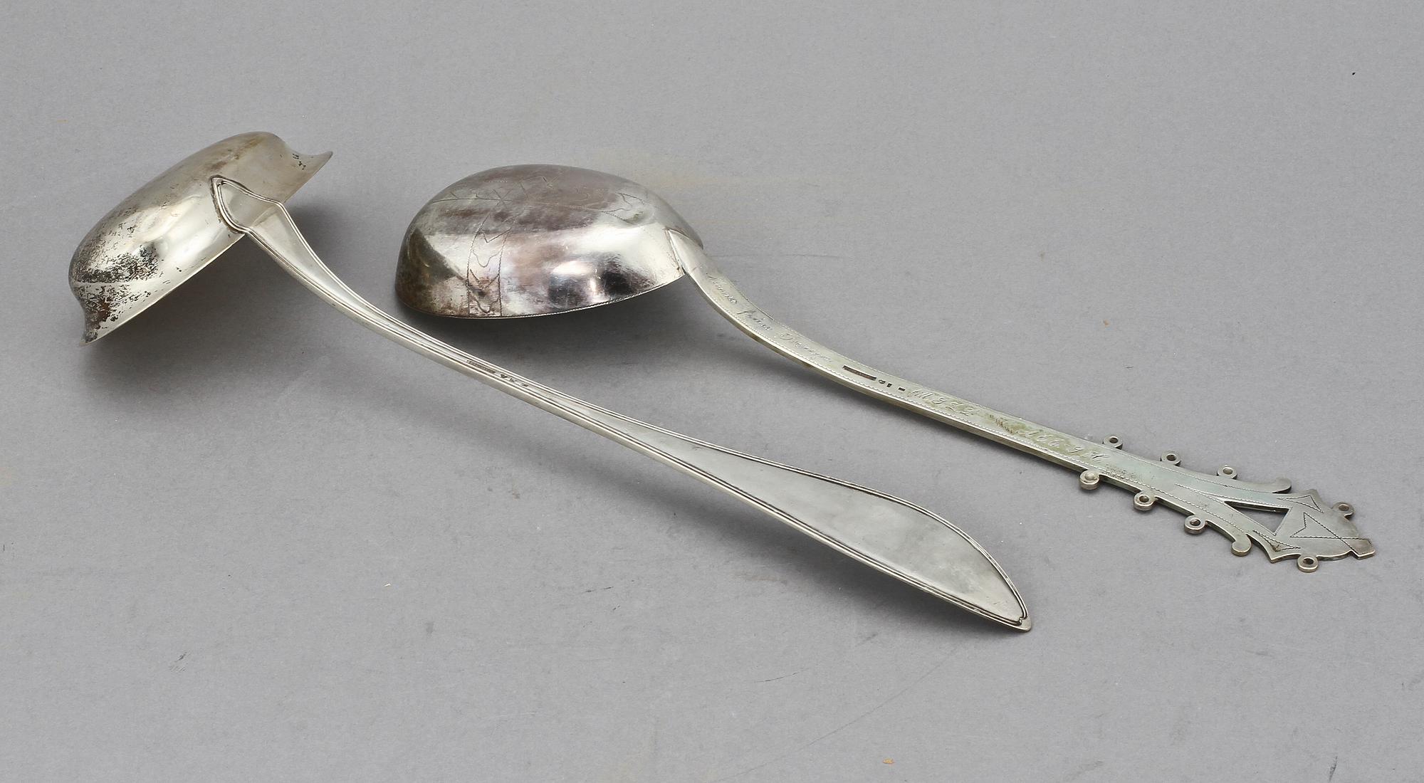 SOPPSLEVAR, 2 st, silver, Bernt Erlandsson, Kristianstad, 1906 respektive 1912. Vikt 365 g.