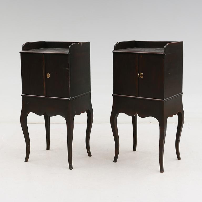 SÄNGBORD, 1 par, rokokostil, för Nationalmuseum, 1900-talets andra hälft.