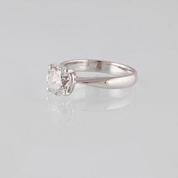 RING, 18K vitguld med briljantslipad diamant 2.01 ct Vikt 4,7 gram.