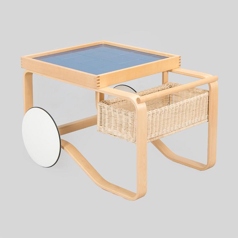 Alvar Aalto, tarjoiluvaunu, Artek, 2006.