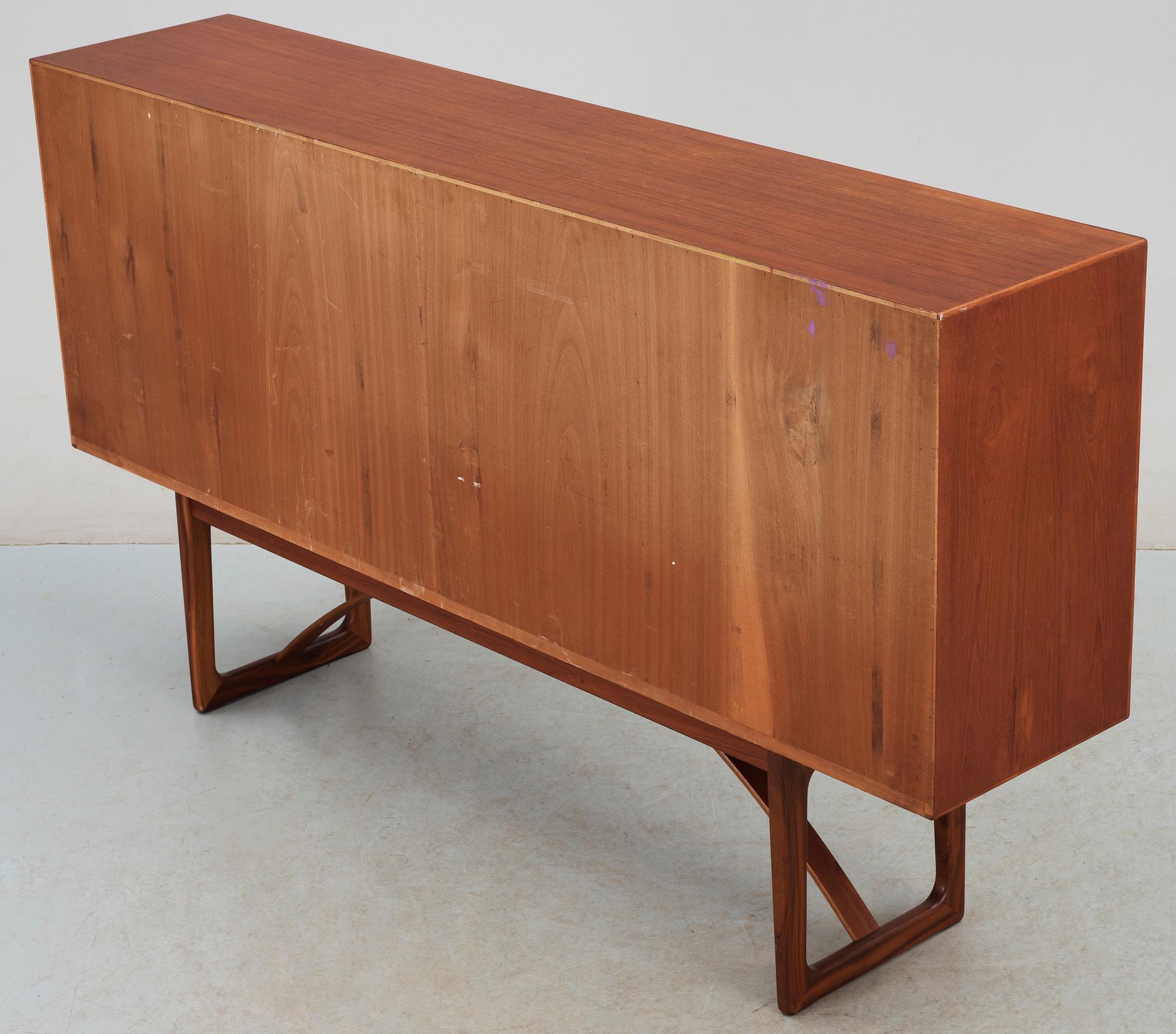 SIDEBOARD, 1900-talets mitt.