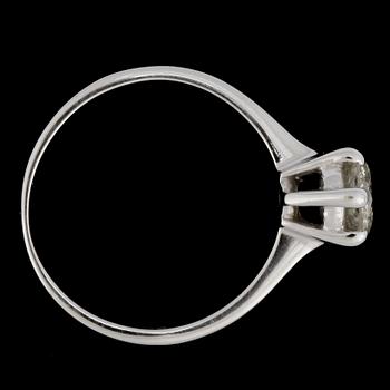 A brilliant cut diamond ring, tot. app. 1 cts.