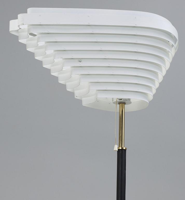 GOLVLAMPA, Alvar Aalto. A805, "Änglavinge". Valaisinpaja Oy, Artek.