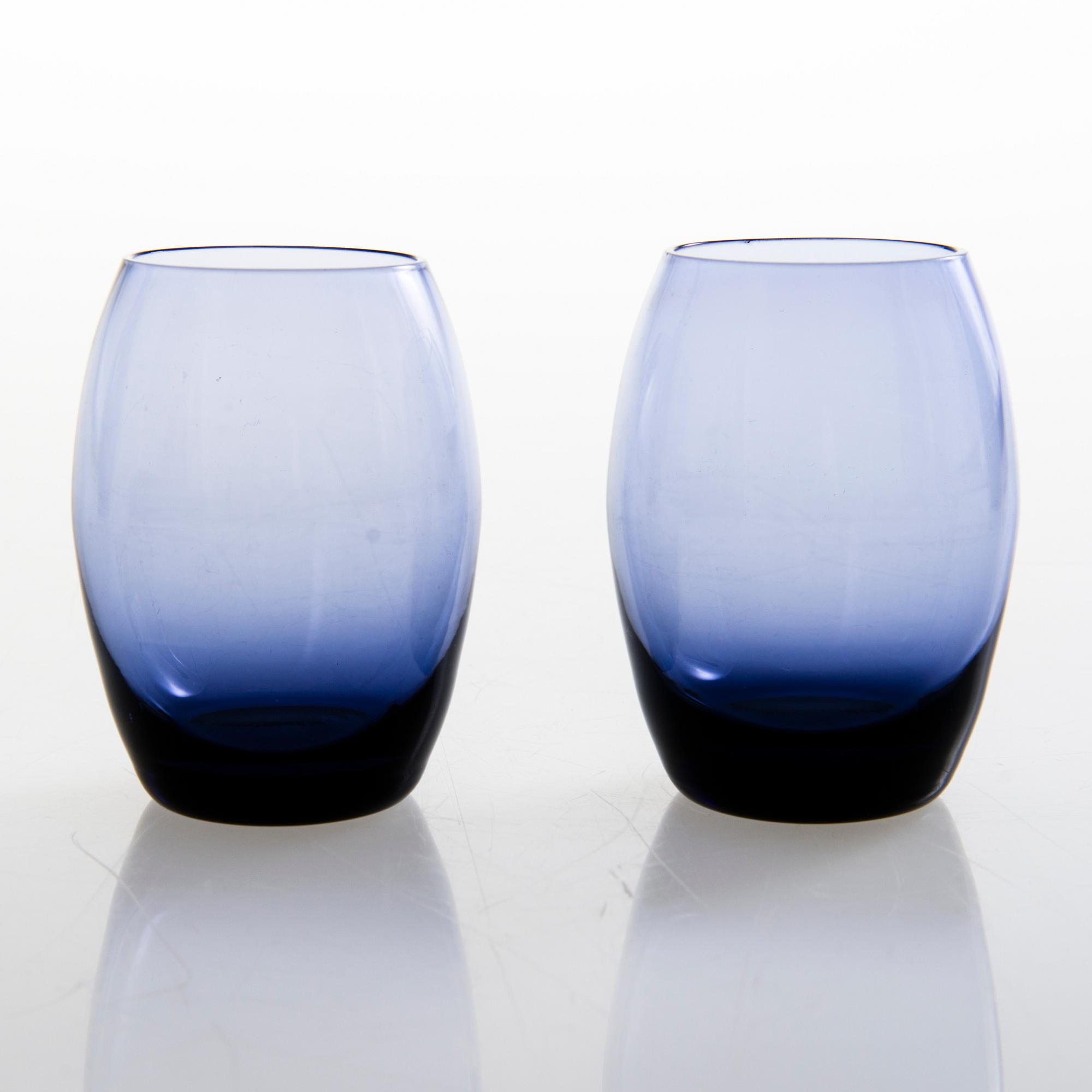 HELENA TYNELL, karahveja, 2 kpl ja juomalaseja, 6 kpl, "Pingviini", Riihimäen Lasi Oy. Tuotannossa 1964-1965.