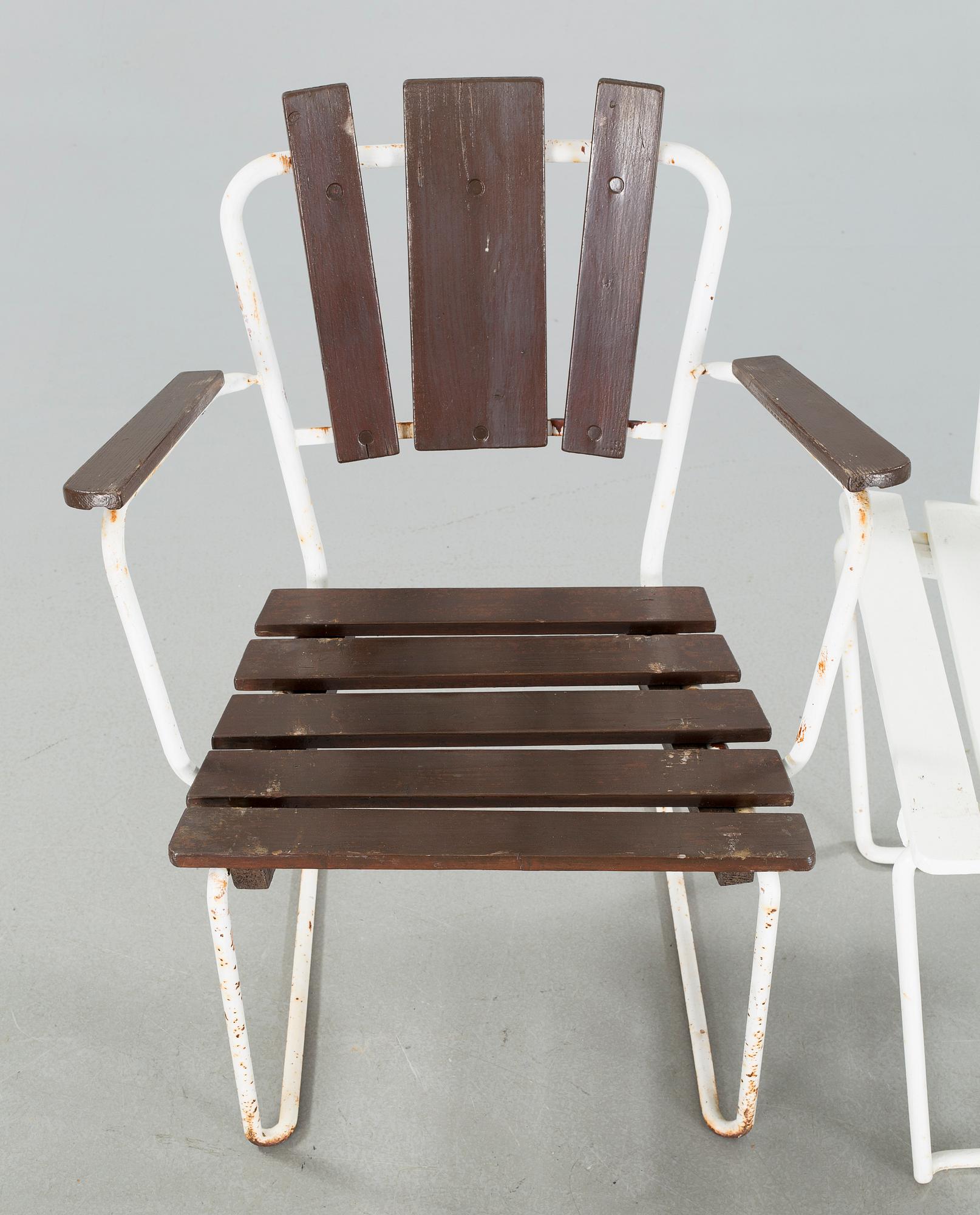 A garden table "8/90" and four garden chairs "P1", by AB Trädgårdsmöbler Osby.