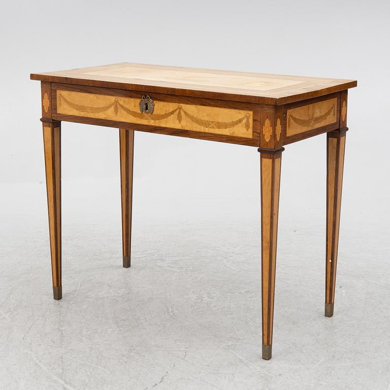 Damarbetsbord, gustaviansk stil, sent 1800-tal.