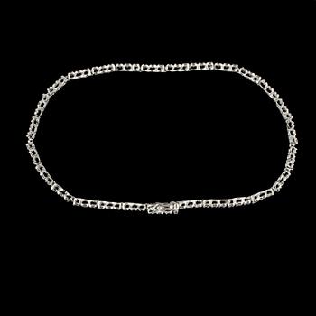 ARMBAND, 18k vitguld med briljantslipade diamanter, 0.92 ct. Vikt 3,0 g.