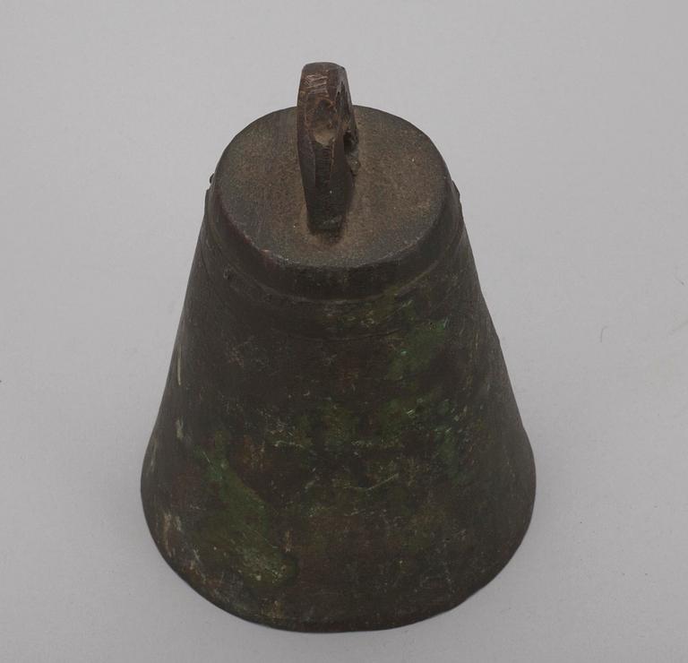 KLOCKA, brons, arkaiserande, sannolikt sekelskiftet 1800/1900.