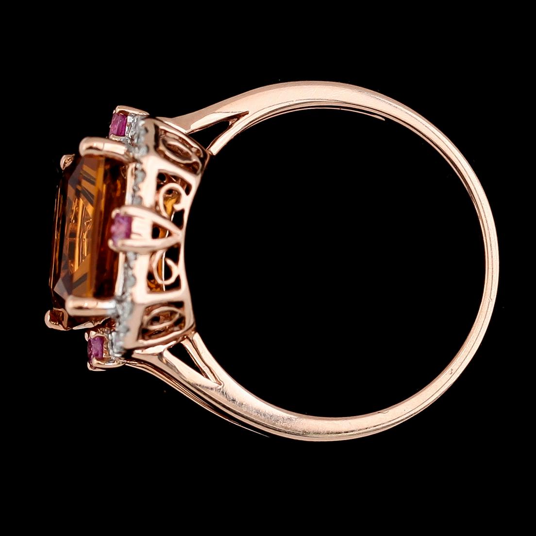 RING, 14K roséguld, briljantslipade diamanter och andra ädelstenar. Vikt ca 4 g.