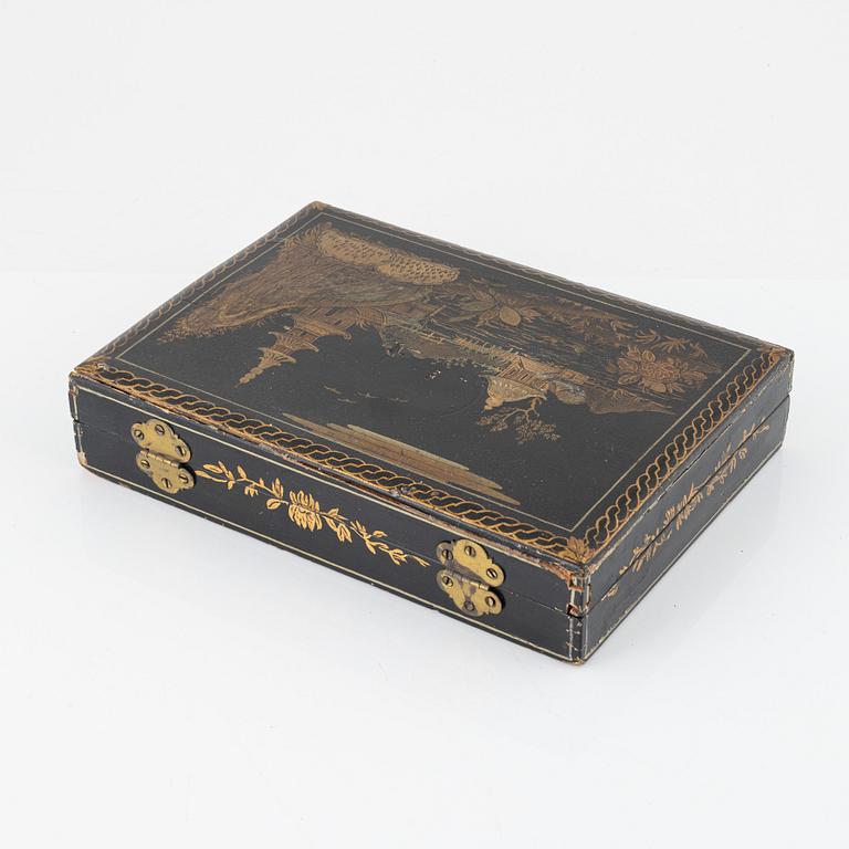 A Chinoiseries games table, 18th/19th century.