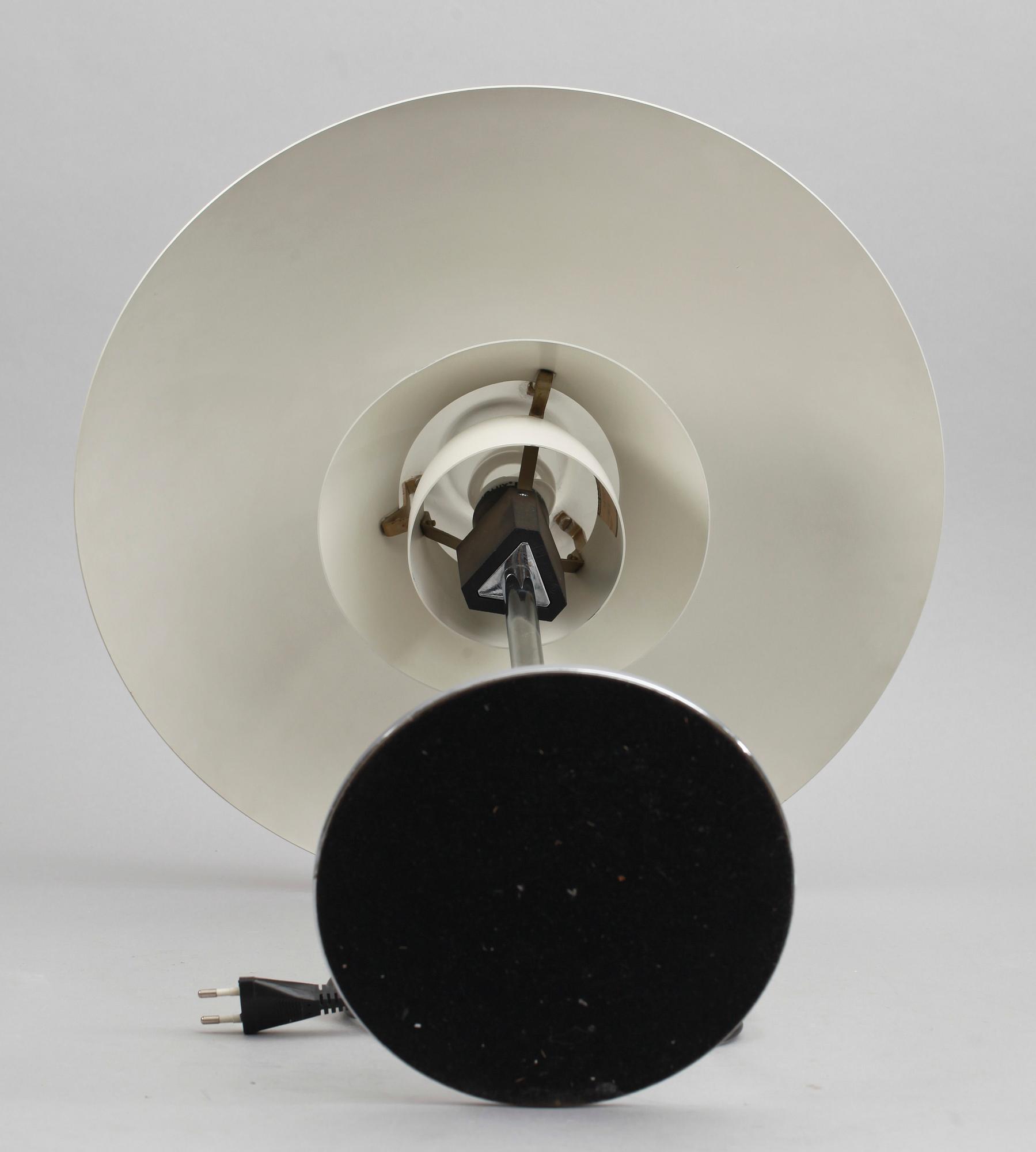 BORDSLAMPA, PH 4/3, Poul Henningsen för Louis Poulsen.