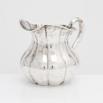 Johan Heinoin, mjölkkanna, silver, S:t Petersburg 1872.