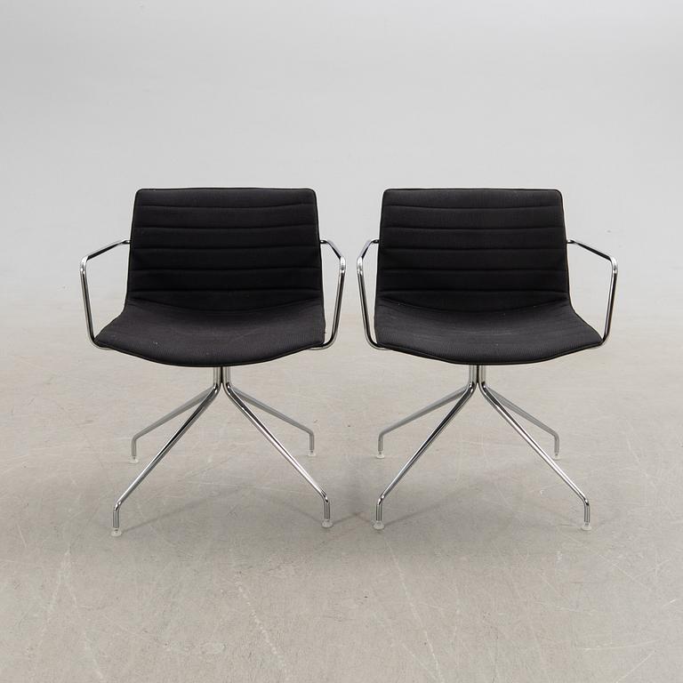 Lievore Altherr Molina, karmsstolar, ett par, "Catifa", Arper, Italien.