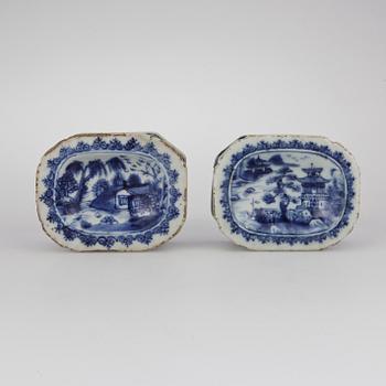 SALTKAR, 2 st, porslin, Kina 1700-tal.