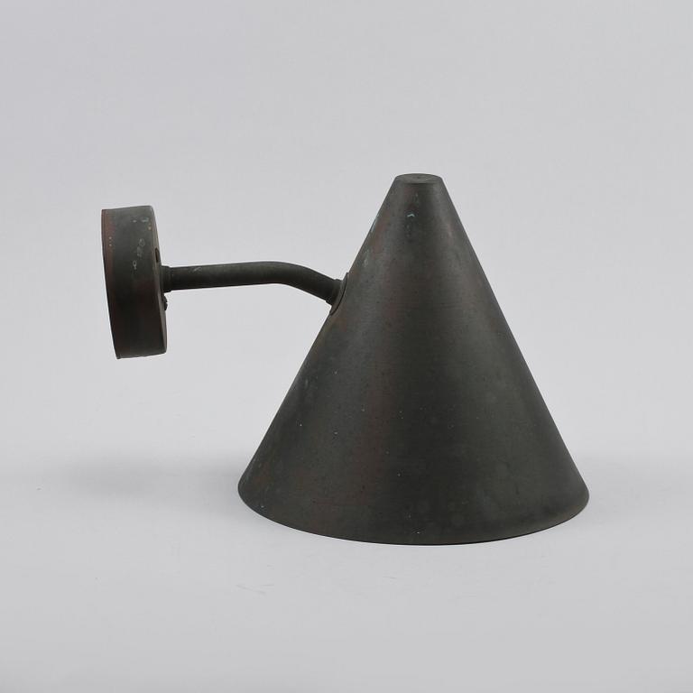 VÄGGLAMPA, "Tratten", Hans Agne Jakobsson, Markaryd, 1900-talets andra hälft.