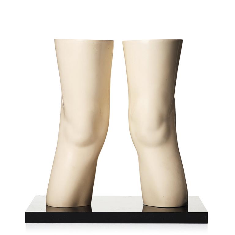 Claes Oldenburg, "London knees".