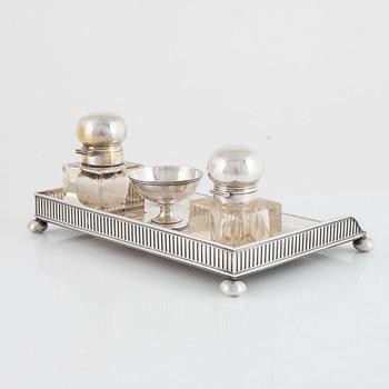 A Swedish Silver Inkwell, mark of CG Hallberg, Stockholm 1907.