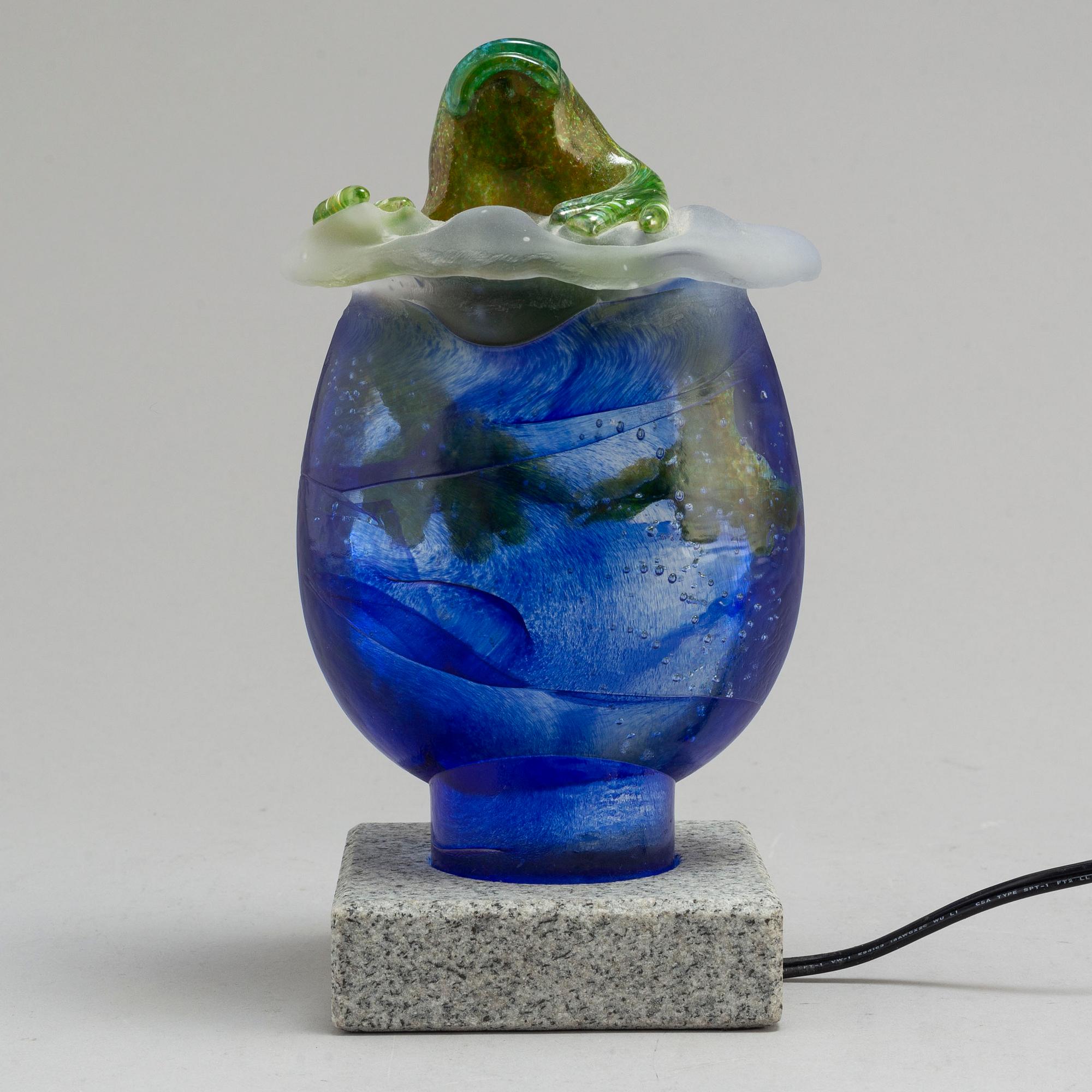 KJELL ENGMAN, SKULPTUR/LAMPA, glas, Kosta Boda, Signerad, limited edition 100 ex.