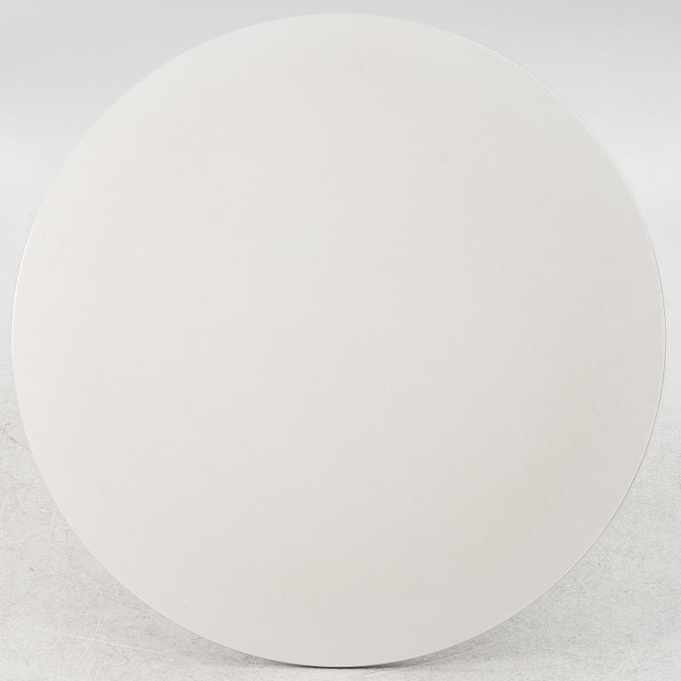 Arne Jacobsen, matbord, "Cirkulär / B825", Fritz Hansen, Danmark.