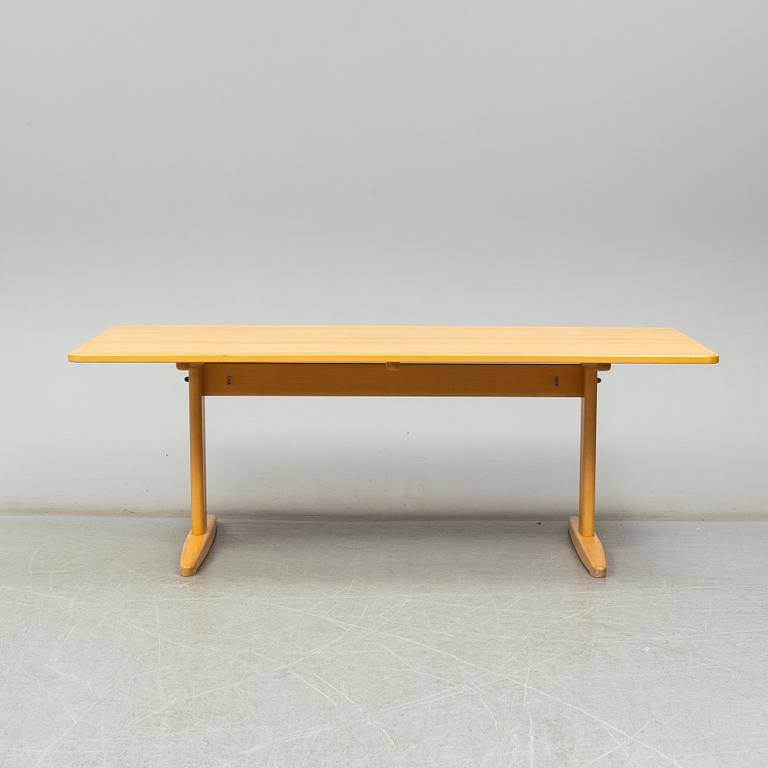 A 'Shaker' dining table by Børge Mogense, C.M Madsen, Denmark.