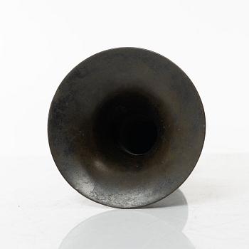 An archaistic bronze vase, Gu, Qing dynasty (1644-1912).