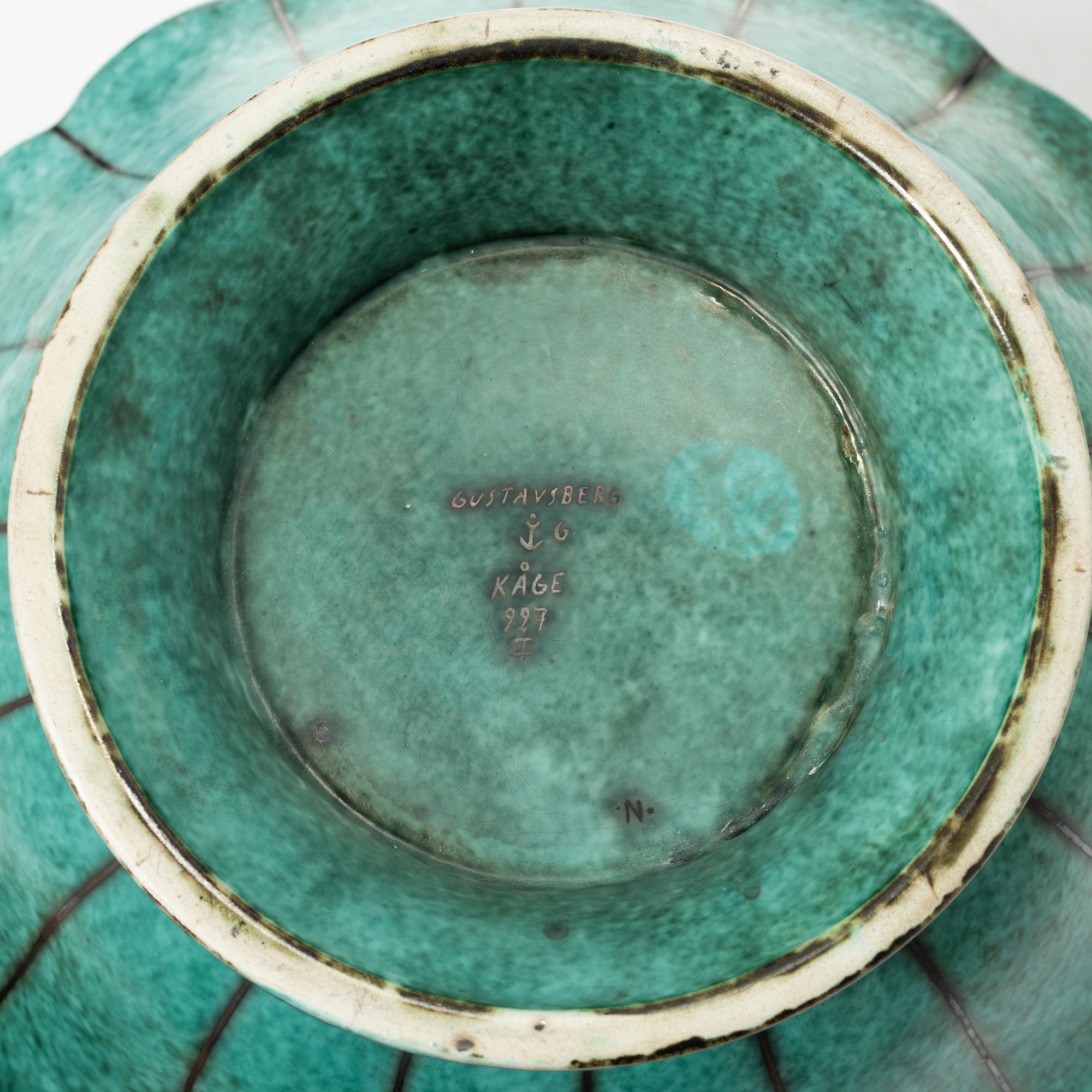 Wilhelm Kåge, a stoneware 'Argenta' bowl, Gustavsberg, Swedn, 1944.