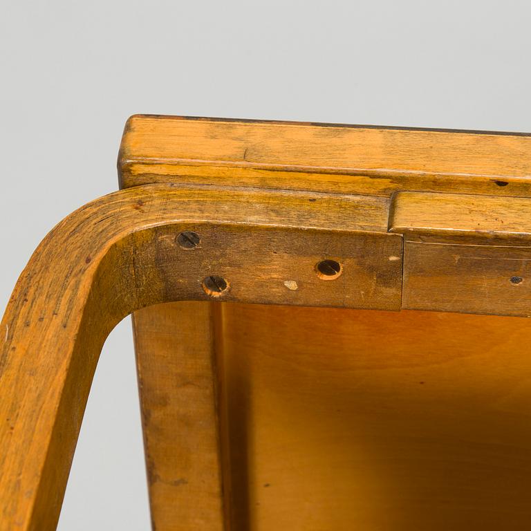 Alvar Aalto, an early 1930s '87' table for O.Y. Huonekalu- ja Rakennustyötehdas A.B.