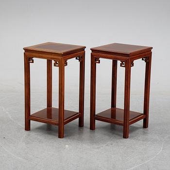 A pair of mahogany side tables, 20th Century.