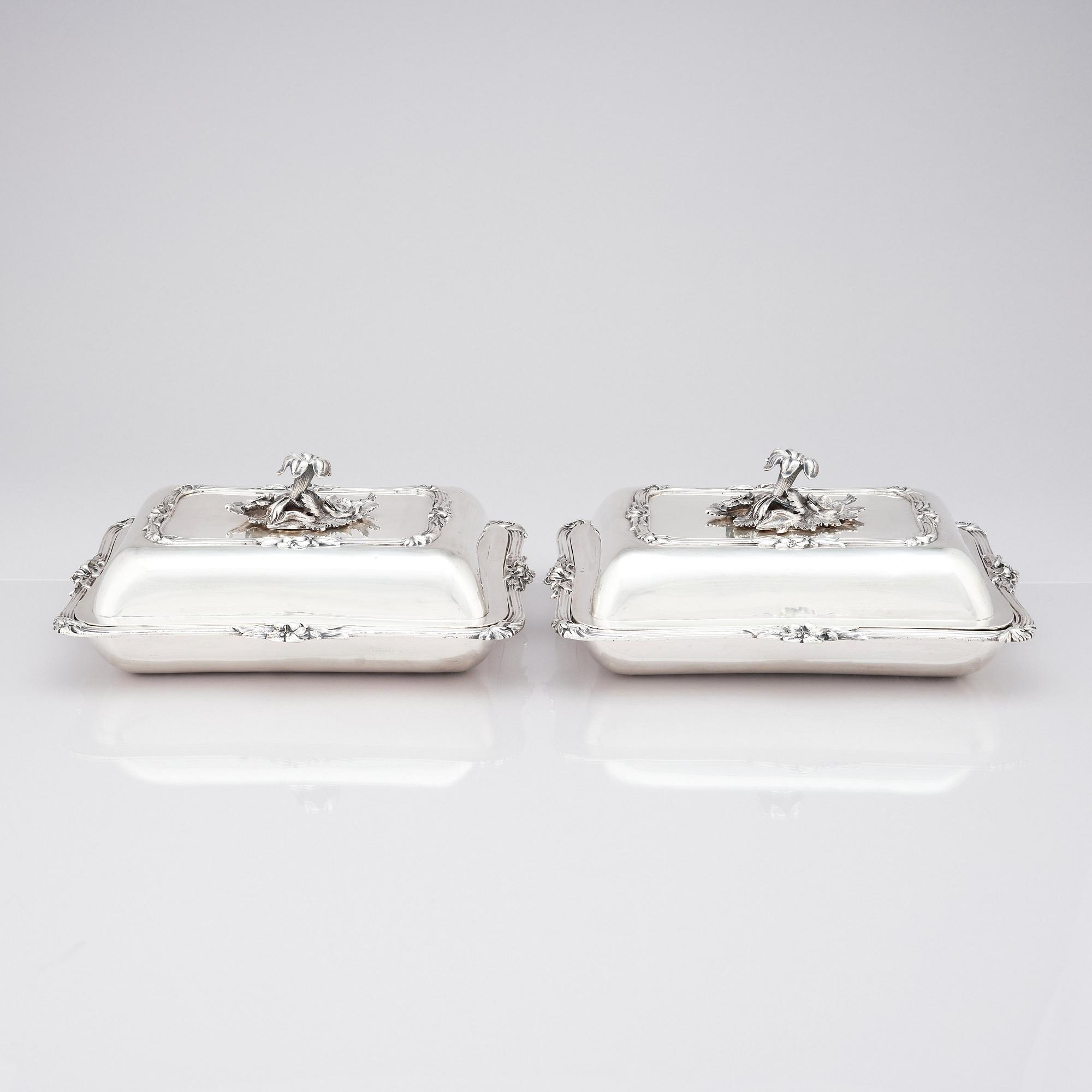William Ker Reid, karotter (sk kuddkarotter) med lock, silver, ett par, London 1848. Nyrokoko.