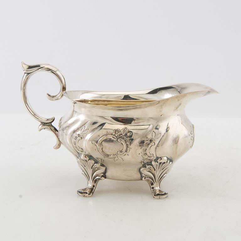 Cream jug Rococo style CG Hallberg Stockholm 1951 silver.