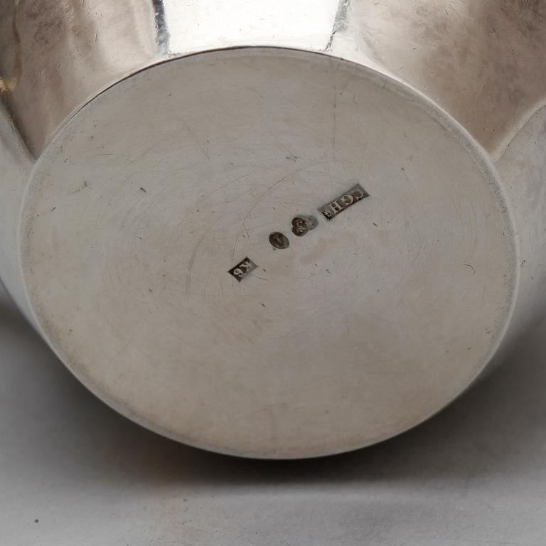 KAFFESERVIS, 3 delar, silver C G Hallberg Stockholm 1888. Vikt 590 gr.